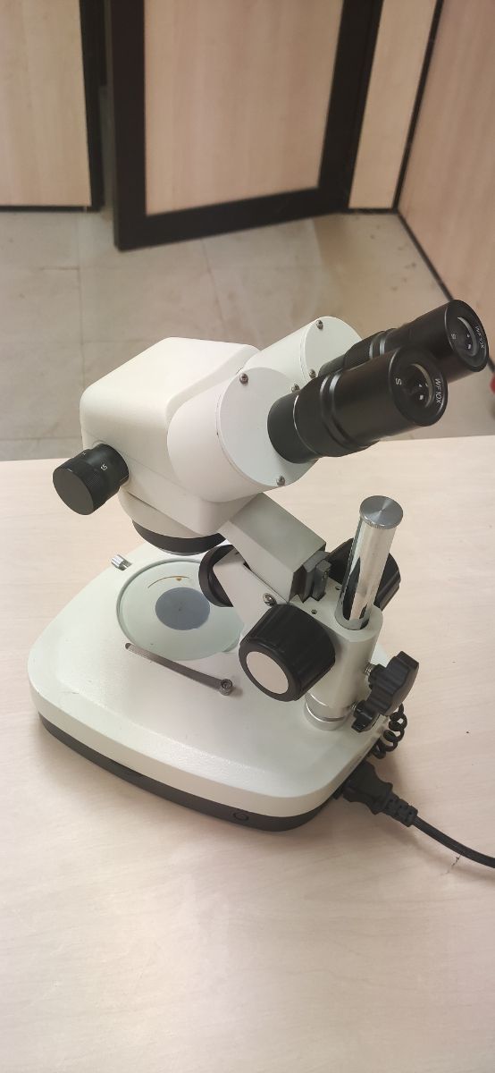 Microscopio B.Crown Optics