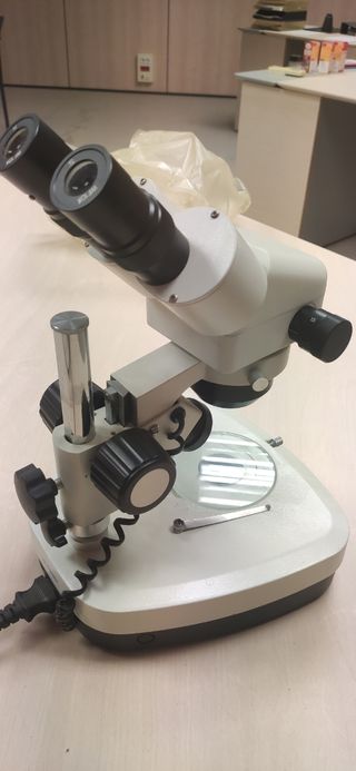 Microscopio B.Crown Optics