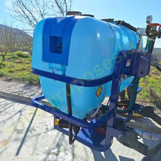 CUBA SUSPENDIDA DE 600 LITROS