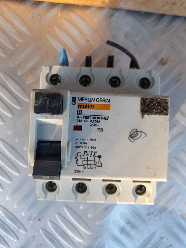 Diferencial 4 polos trifasico