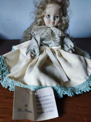 Bambola di porcellana
