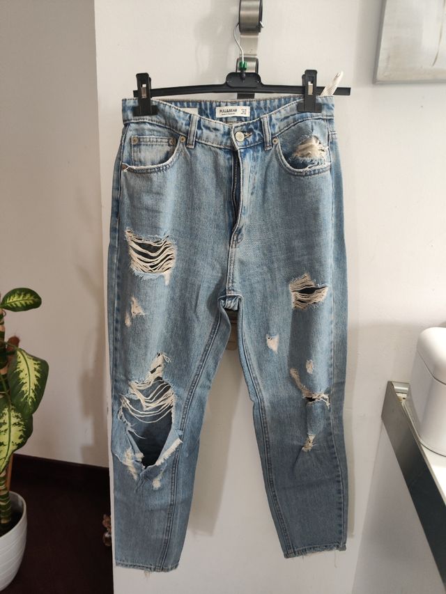 Jeans strappati mom