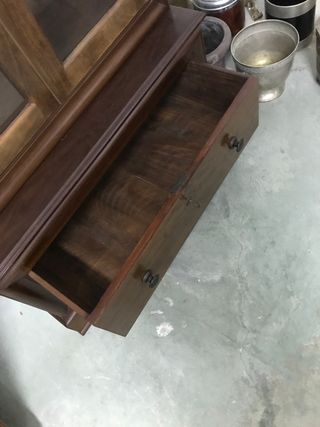 vitrina antigua nogal