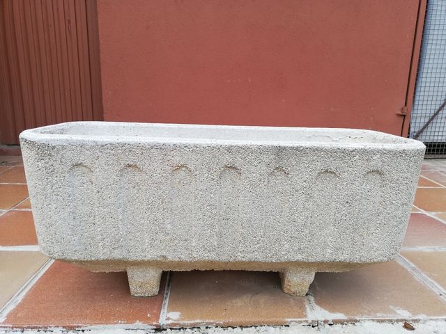 Jardinera de piedra lavada