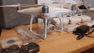 Dron DJI Phantom 4 pro v.2 y Phantom 4