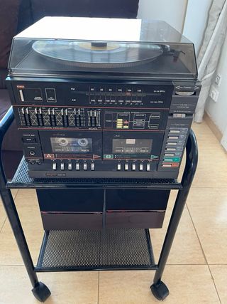 Cadena musica con mueble