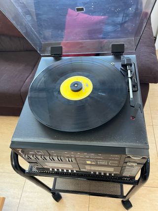 Cadena musica con mueble