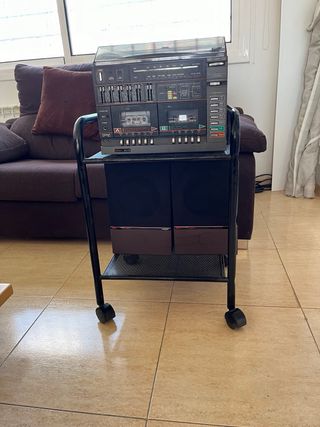 Cadena musica con mueble