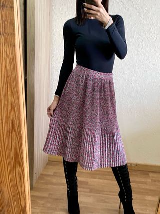 Falda midi plisada flores talla L