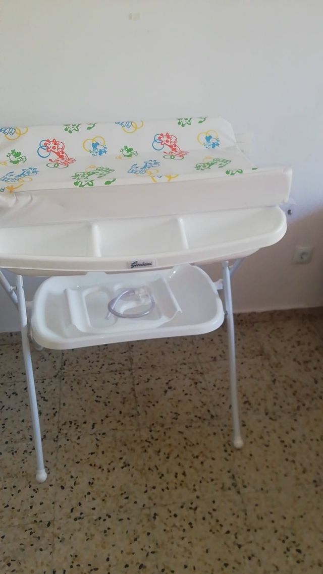 Cambiador y Bañera de bebés