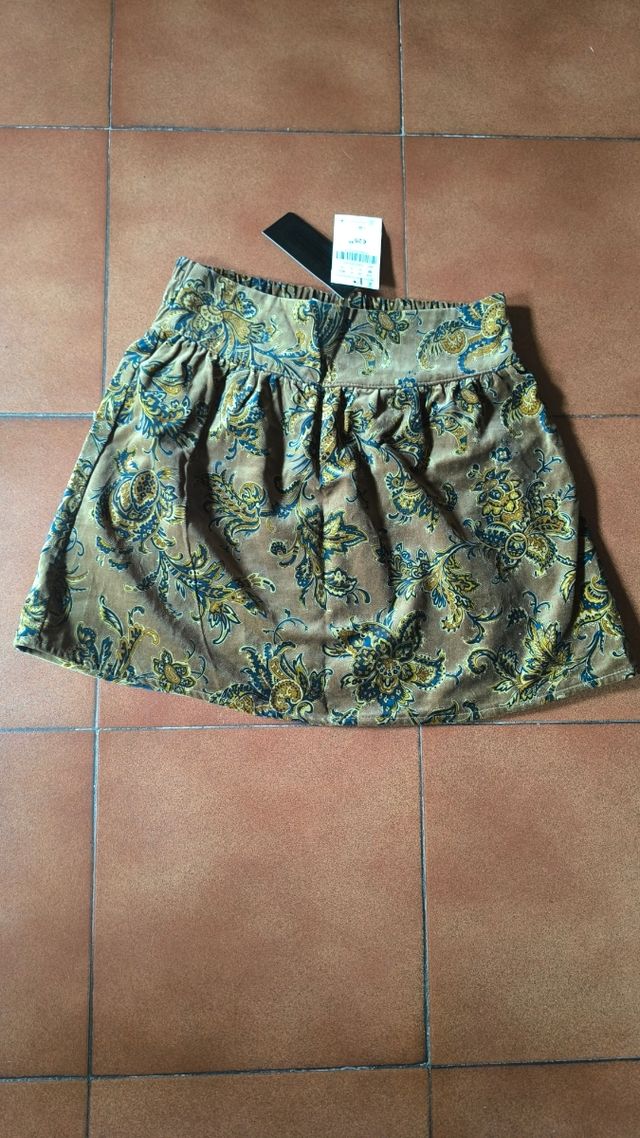 Falda estilo terciopelo 