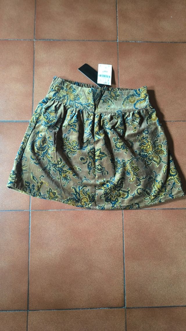 Falda estilo terciopelo 