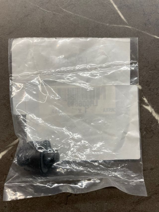 Land Rover LR006639 tope capo