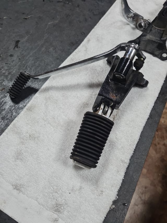 Estriberas suzuki intruder m800