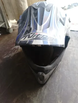 Cascos cross los  2×50€, 1×30