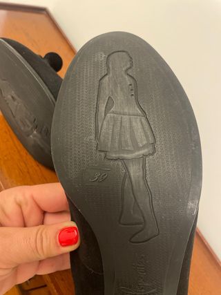 Zapatos de piel negros Hispanitas