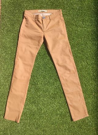 Pantalones estilo cuero