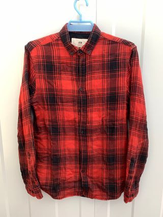 Camisa talla S en rojo y negro (leñador)