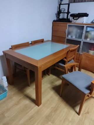 Mesa extensible con 4 sillas salon