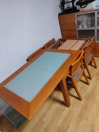 Mesa extensible con 4 sillas salon