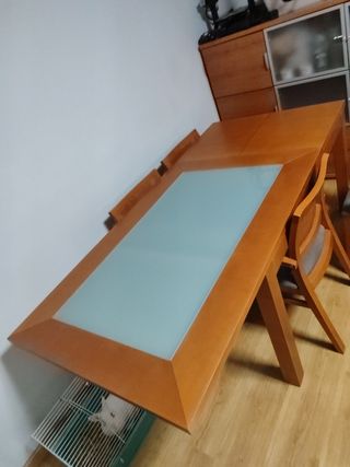 Mesa extensible con 4 sillas salon
