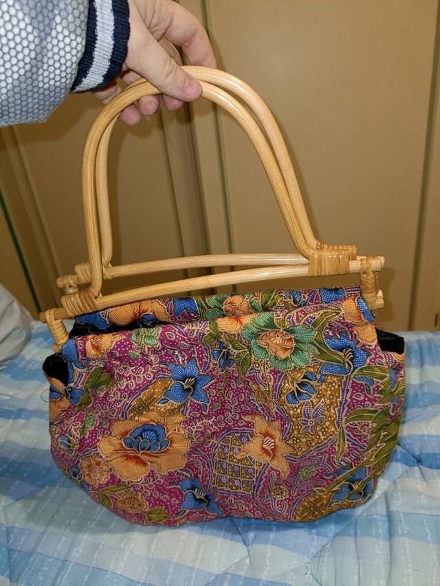 Borsa con maniglie rigide