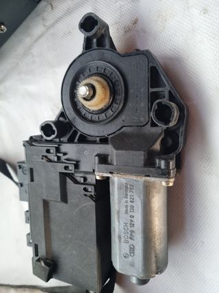 MOTOR ELEVALUNAS PEUGEOT 307