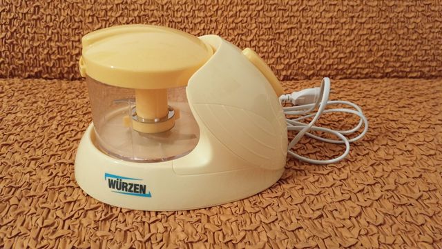 Piccolo robot da cucina