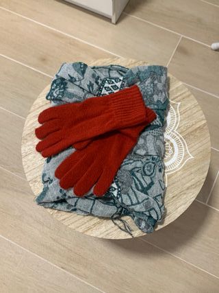 Lote 2 bufandas con guantes 