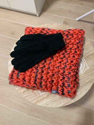 Lote 2 bufandas con guantes 