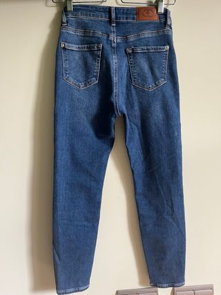 Pantalon vaquero marca motovi