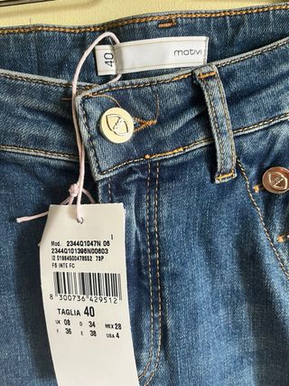 Pantalon vaquero marca motovi