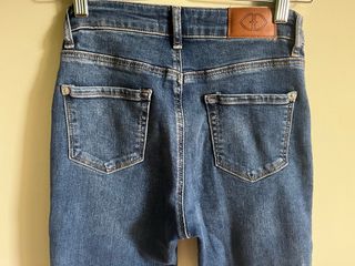 Pantalon vaquero marca motovi