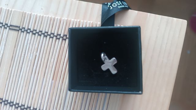 Colgante de cruz