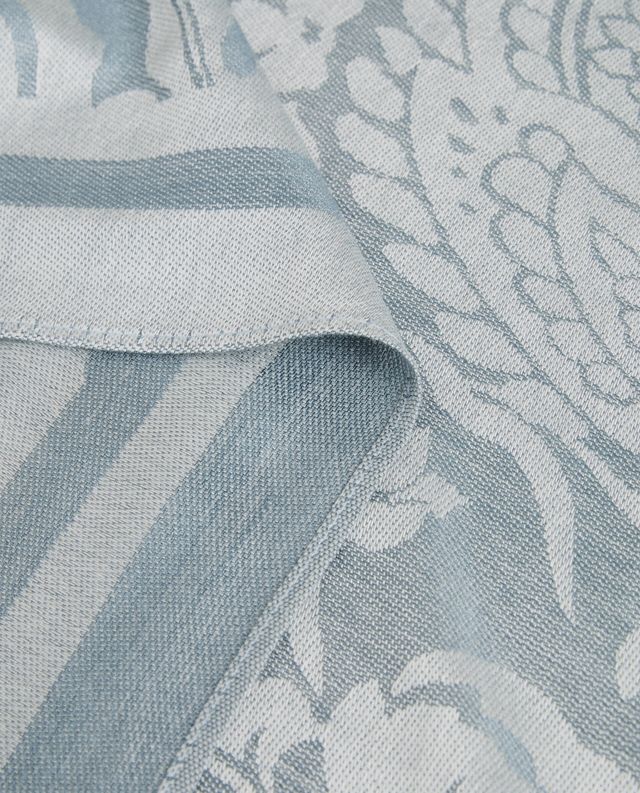 ¡Nueva! MANTA JACQUARD PAISLEY de Zara Home