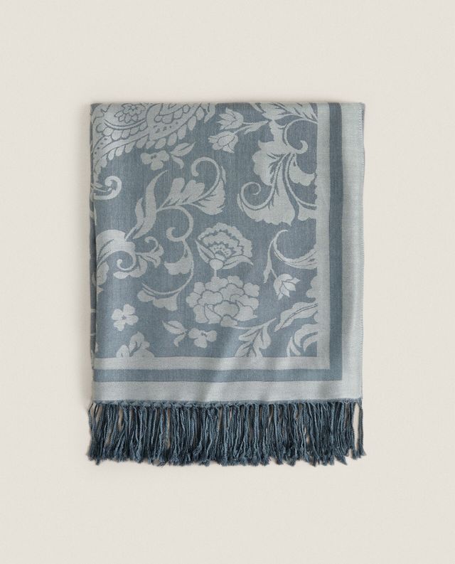 ¡Nueva! MANTA JACQUARD PAISLEY de Zara Home