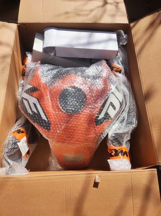 KTM Duke 125 + Carenado (alternador averiado)