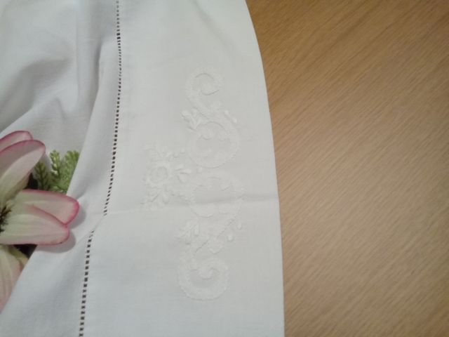 Tapete de mesa bordado a mão