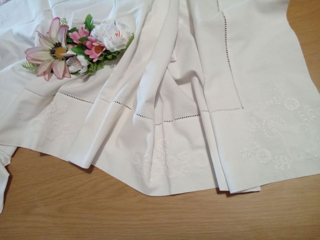 Tapete de mesa bordado a mão