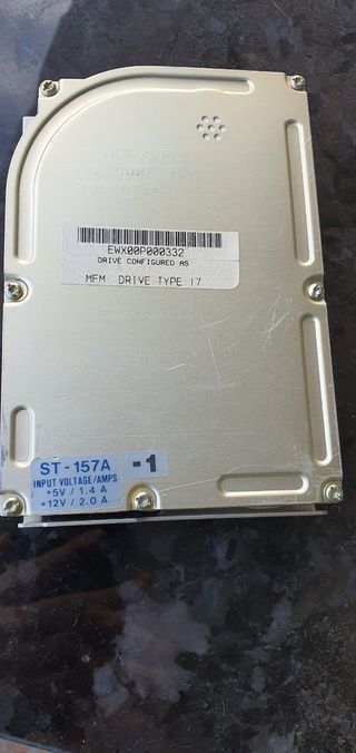 Disco duro antiguo retro Seagate ST-157A
