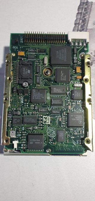 Disco duro antiguo retro Seagate ST-157A