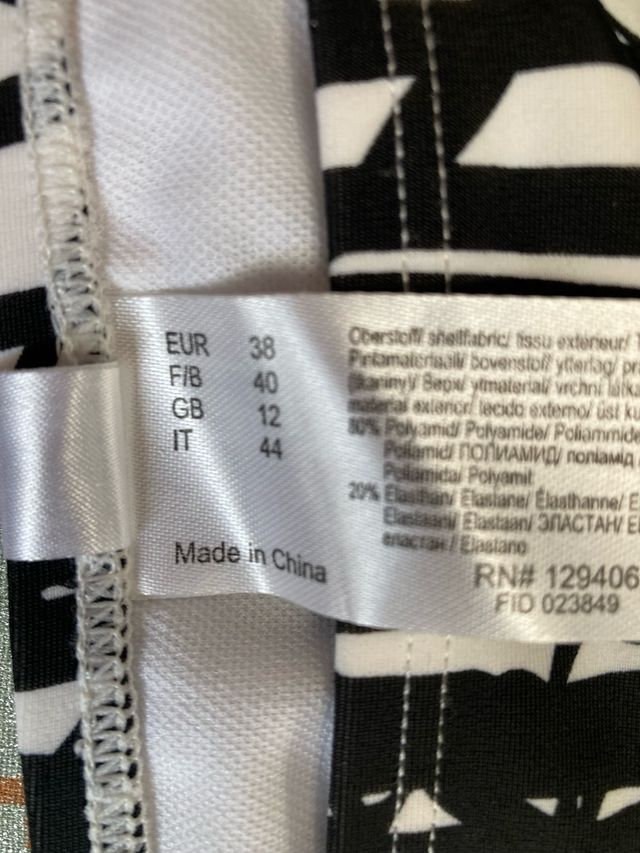 costume da bagno con coppe imbottitr