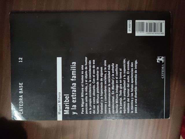 Libro escolar,  Maribel y la extraña familia