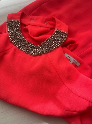 Vestido de fiesta cuello halter con pedrería