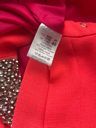 Vestido de fiesta cuello halter con pedrería