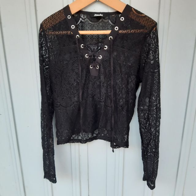 Top traforato + un omaggio che potete scegliere