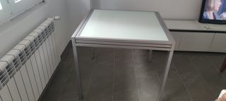 Mesa cristal y acero