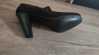 Zapato negro tacón 