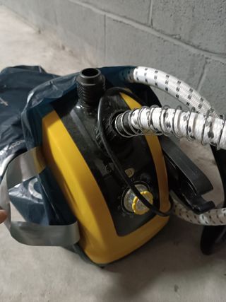 Plancha de vapor vertical. Centro de planchado