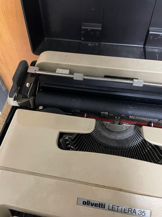 Máquina de escribir Olivetti Lettera 35